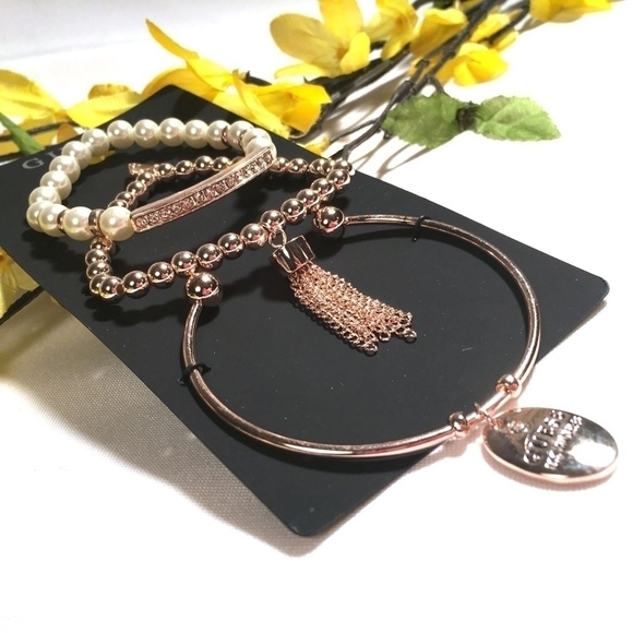 𝅺3/$29! Set of 3 GUESS Faux Pearl & Tassel Bracelets - Picture 7 of 8